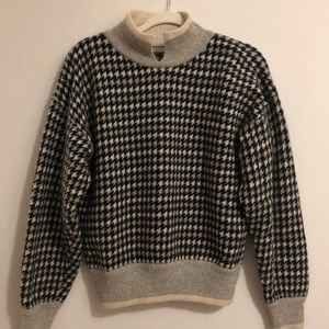 Wool Houndstooth split neck sweater